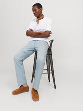 Ladda upp bild till gallerivisning, model_shot-creative