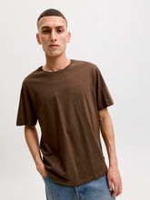 Ladda upp bild till gallerivisning, model_shot-creative