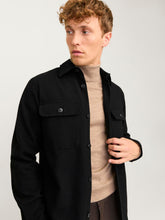 Ladda upp bild till gallerivisning, model_shot-creative