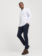 Ladda upp bild till gallerivisning, model_shot-creative