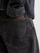 Ladda upp bild till gallerivisning, model_shot-detail