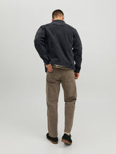 Ladda upp bild till gallerivisning, model_shot-back
