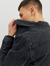 Ladda upp bild till gallerivisning, model_shot-creative
