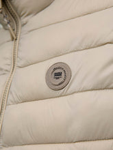 Ladda upp bild till gallerivisning, model_shot-detail