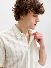Ladda upp bild till gallerivisning, model_shot-creative