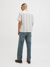 Ladda upp bild till gallerivisning, model_shot-back