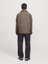 Ladda upp bild till gallerivisning, model_shot-back