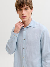 Ladda upp bild till gallerivisning, model_shot-creative
