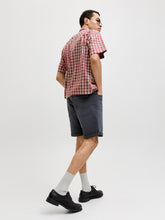 Ladda upp bild till gallerivisning, model_shot-creative