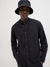 Ladda upp bild till gallerivisning, model_shot-creative