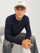 Ladda upp bild till gallerivisning, model_shot-creative