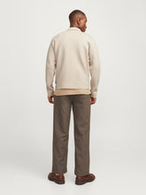 Ladda upp bild till gallerivisning, model_shot-back