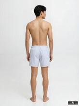 Ladda upp bild till gallerivisning, model_shot-back