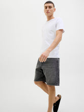 Ladda upp bild till gallerivisning, model_shot-creative