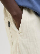 Ladda upp bild till gallerivisning, model_shot-detail