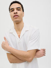 Ladda upp bild till gallerivisning, model_shot-creative