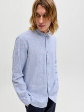 Ladda upp bild till gallerivisning, model_shot-creative