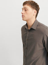 Ladda upp bild till gallerivisning, model_shot-creative