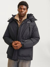 Ladda upp bild till gallerivisning, model_shot-creative