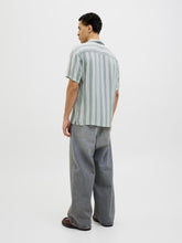 Ladda upp bild till gallerivisning, model_shot-back