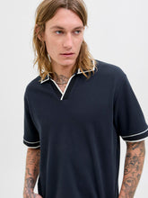 Ladda upp bild till gallerivisning, model_shot-creative