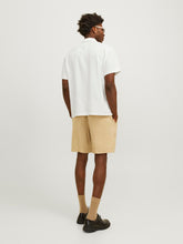 Ladda upp bild till gallerivisning, JORLUKE Shirts - Cloud Dancer