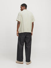 Ladda upp bild till gallerivisning, model_shot-back