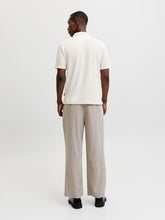 Ladda upp bild till gallerivisning, model_shot-back