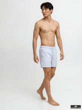 Ladda upp bild till gallerivisning, model_shot-creative