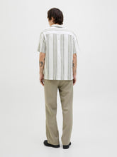 Ladda upp bild till gallerivisning, model_shot-back