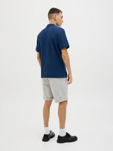 Ladda upp bild till gallerivisning, model_shot-back