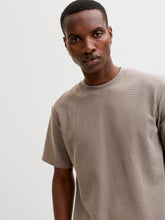 Ladda upp bild till gallerivisning, model_shot-creative