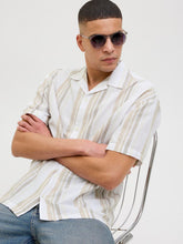 Ladda upp bild till gallerivisning, model_shot-creative