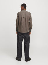 Ladda upp bild till gallerivisning, model_shot-back