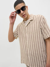 Ladda upp bild till gallerivisning, model_shot-creative