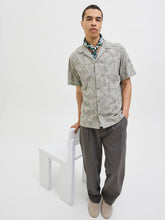 Ladda upp bild till gallerivisning, model_shot-creative