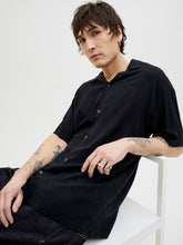 Ladda upp bild till gallerivisning, model_shot-creative