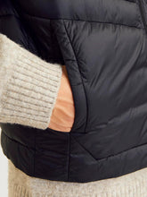 Ladda upp bild till gallerivisning, model_shot-detail