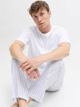 Ladda upp bild till gallerivisning, model_shot-creative
