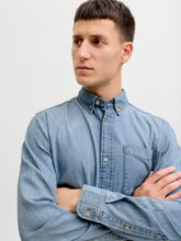 Ladda upp bild till gallerivisning, model_shot-creative
