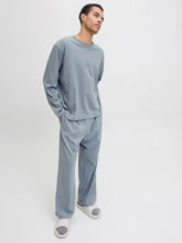 Ladda upp bild till gallerivisning, model_shot-creative
