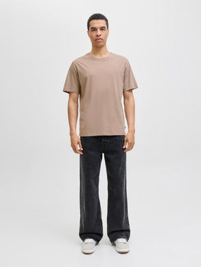 model_shot-front_full