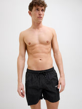 Ladda upp bild till gallerivisning, model_shot-creative
