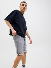 Ladda upp bild till gallerivisning, model_shot-creative
