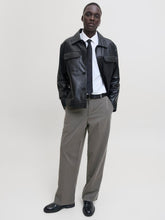 Ladda upp bild till gallerivisning, model_shot-creative

