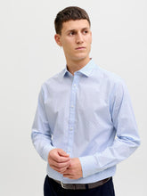 Ladda upp bild till gallerivisning, model_shot-creative
