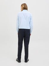 Ladda upp bild till gallerivisning, model_shot-back
