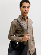 Ladda upp bild till gallerivisning, model_shot-creative
