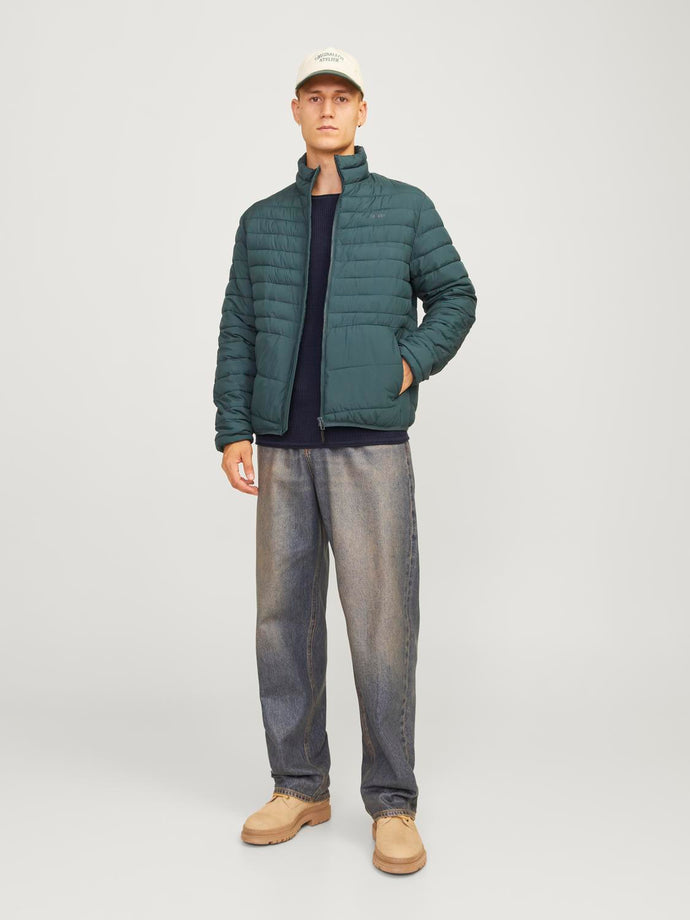 model_shot-front_full