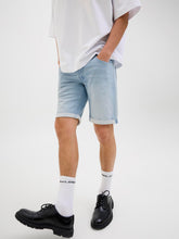 Ladda upp bild till gallerivisning, model_shot-creative

